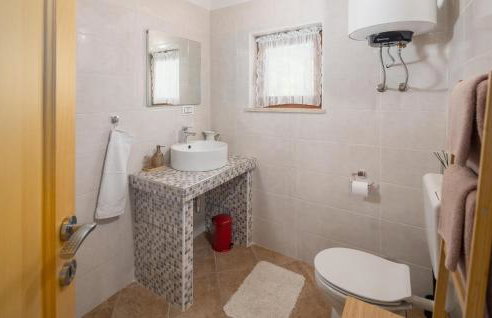 Beautiful Home In Brest Pod Uckom - Foto 31