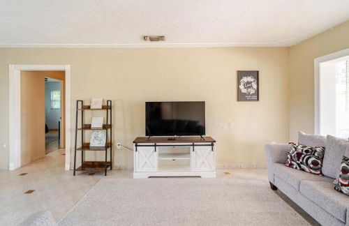 Serene Escape Cozy Home close to Beaches - Foto 15