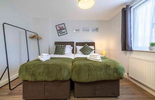 Ealing Manor - 6 beds 3 sofa beds sleeps 9 ppl - Foto 33
