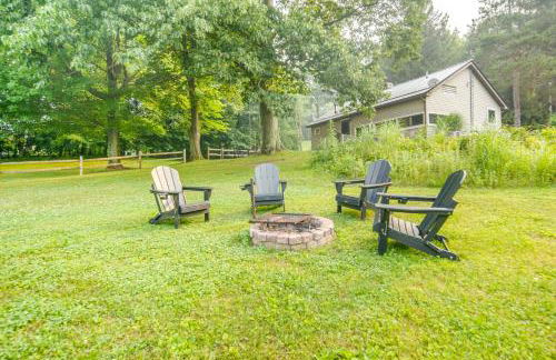 Custom-Built Lakefront Cottage with Spacious Yard! - Foto 2