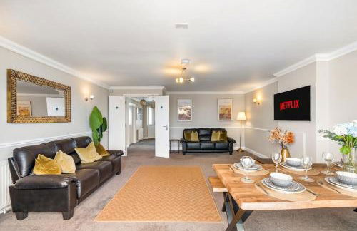 Stylish 5-Bedroom House, Accommodates 10, Fast Wi-Fi & Private Garden - Foto 4