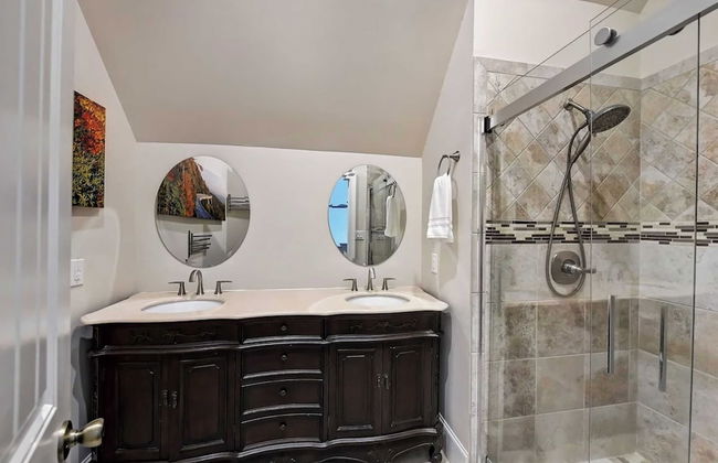 Family Lake House Retreat by Avantstay Sleeps 28 - Foto 32