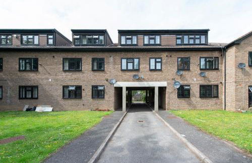 Modern 2BR Flat with 3 Beds Urban Getaway - Cherry - Foto 36