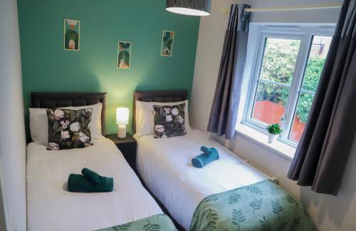 Group-Friendly 4-Bedroom-Guests 7-Ideal for Contractors Stay - Foto 18