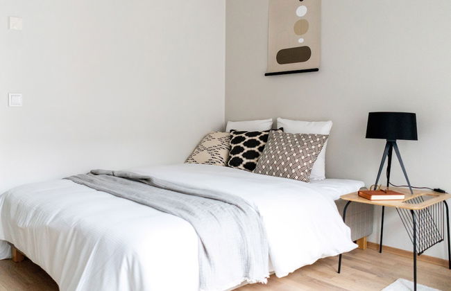 Bright studio by Logomo & Train station - Foto 1