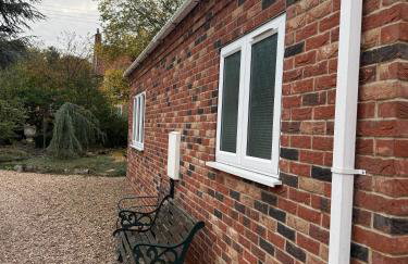 Bright, Stylish 1 KS Bed Bungalow with Private Garden - Foto 2