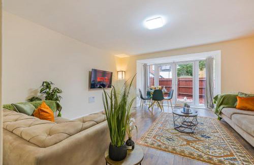 Casa Lana - Spacious and Stylish 4-Bed Home Near Gatwick with Free Parking - Foto 2