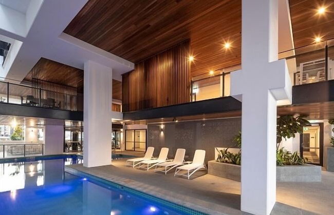 Charming Urban Retreat - Photo 16