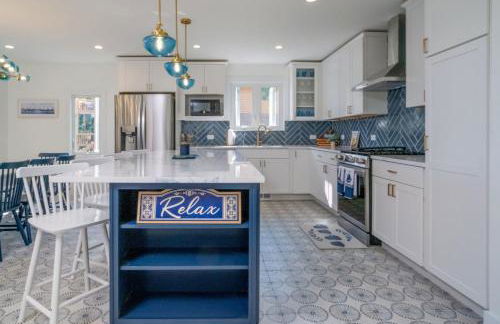 The Blue Sapphire 3BR 3BA Luxury Lakefront Home on Mineola Bay Stunning Views on Chain O Lakes - Photo 24