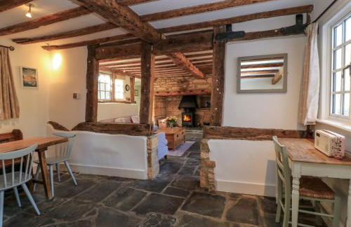 April Cottage - Photo 6