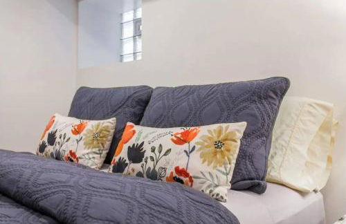 The Wrigleyville Garden 200 Steps to Wrigley-2BR - Foto 12