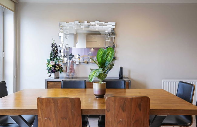 Beautiful 3-bed in the Heart of London With Parking-hosted by Sweetstay - Photo 17