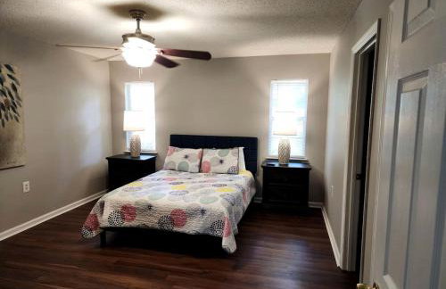 Quaint Cottage with Covered Dock on the Pond and Walking Trails in Georgia - Foto 10