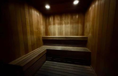 City View Balcony steps from Restaurants, Peacock Park & Marina - Foto 14