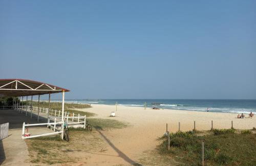 Apto de 2 quartos vista pro mar de Itaúna - Foto 39