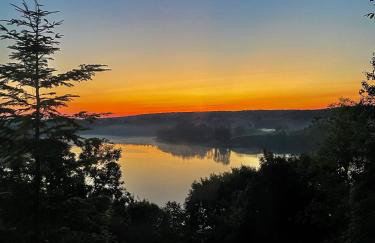 Zloty, a Skromny - ogrodzony domek z jacuzzi i widokiem na jezioro - Foto 28