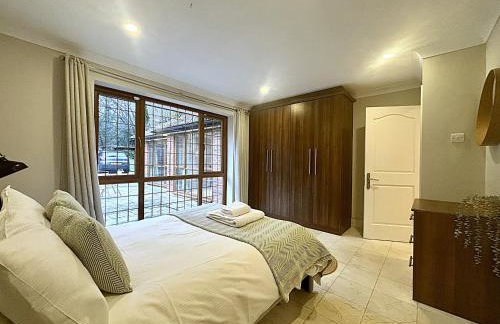 Private Five Bedroom Bungalow in Chertsey - Foto 17
