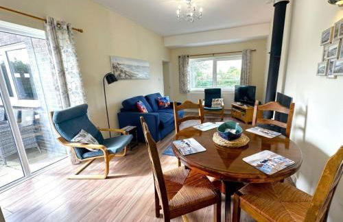 Ty Ardd - modern bungalow close to Pendine Beach - 1 DOG GOES FREE - Photo 4