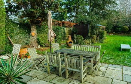 Large open plan villa with garden near the Thames - Photo 26