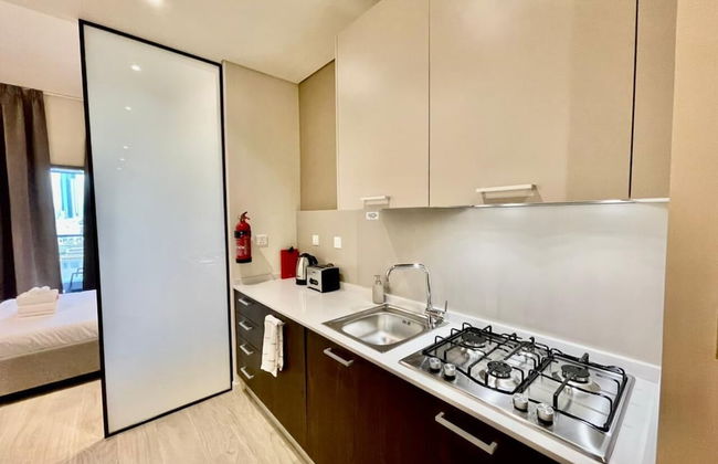 Park View Spacious Studio With Balcony - Photo 4