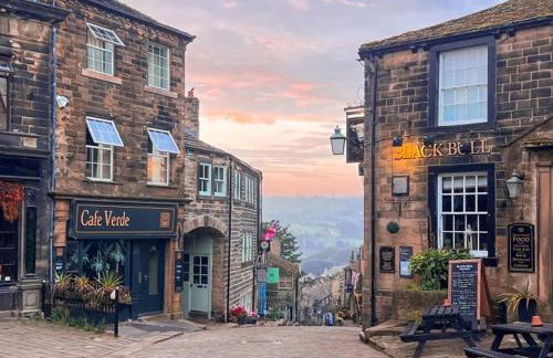 Canalside walks Riddlesden Local to Skipton Ilkley Haworth & Keighley Worth Valley Railway - Foto 46