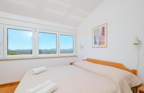 Gorgeous Home In Punta Kriza With Wifi - Foto 21