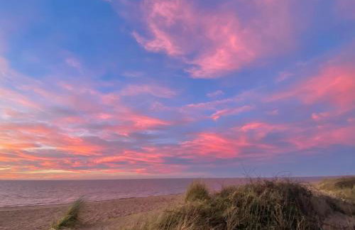 The Poppies, Norfolk, a charming coastal cottage - Photo 45