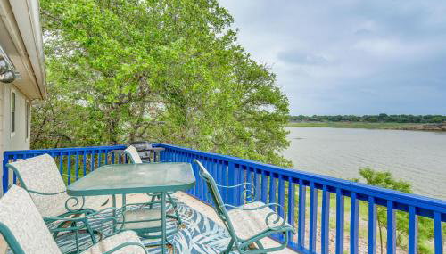 Waterfront Lake Buchanan Cottage with Kayaks! - Foto 2