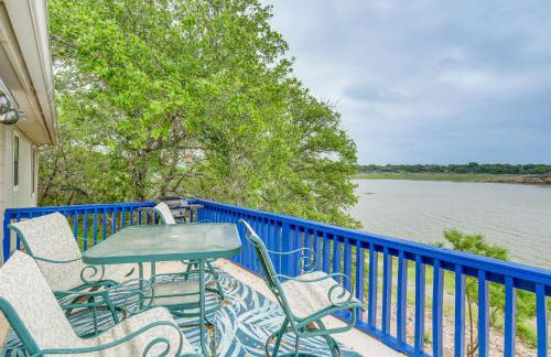 Waterfront Lake Buchanan Cottage with Kayaks! - Foto 2