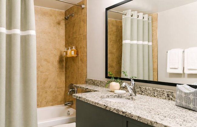 Global Luxury Suites at Georgetown - Photo 35