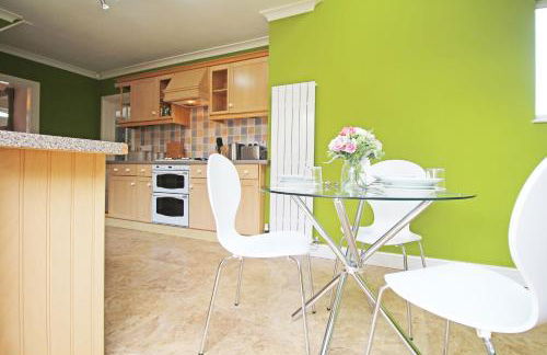 Queens Road - Luxury Spacious Home in Chester - Photo 65