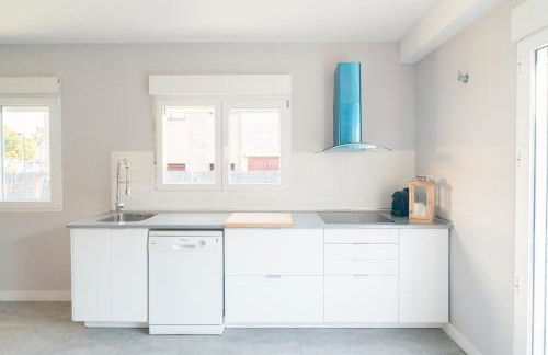 Charming New Beachside House up to 8 Beds! - Foto 7