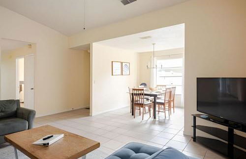 10 Minutes to Disney Pool Home *Renovated* - Foto 9