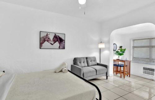 Downtown Hollywood Beach Blvd Studio Getaway - Foto 14