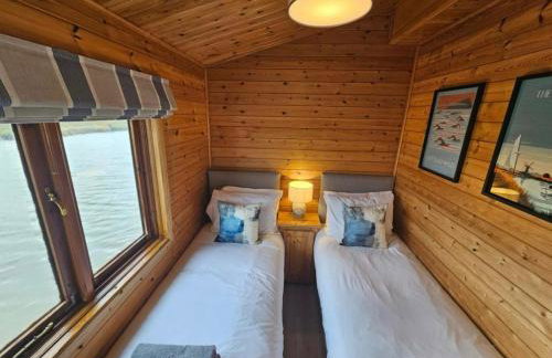 Bure River Lodge Houseboat - Photo 15