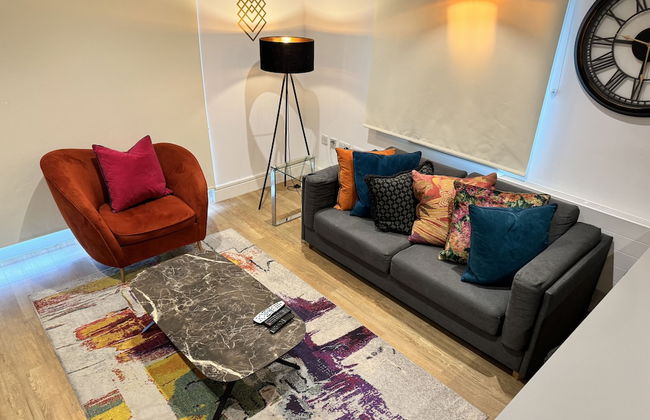 STUNNING 2 BED APARTMENT WITH PARKING - Foto 19