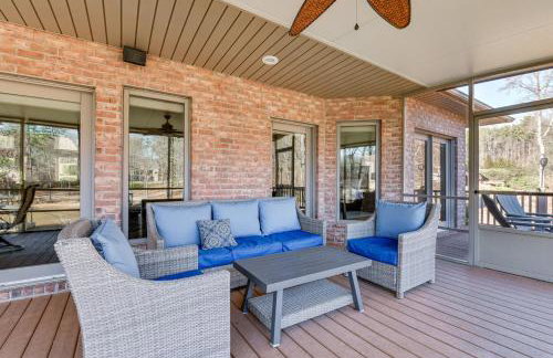 Lake Norman Retreat with Dock, Game Room and Hot Tub - Foto 4