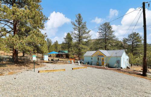 Timeless Pineview Cottage Hot Tub & Pet Friendly - Photo 39