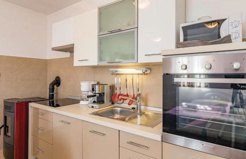 Beautiful Home In Zminj With Kitchen - Photo 9