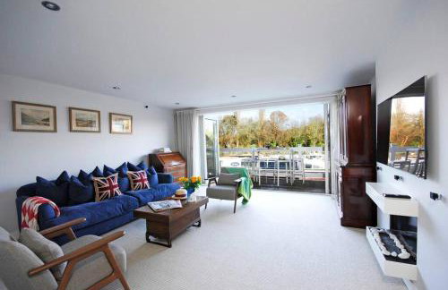 The Oars - Riverfront Property - From 300 Per Night - Foto 34