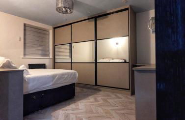 Beautiful 5 Bedroom Home Sleeps 12 people in Manchester - Foto 8