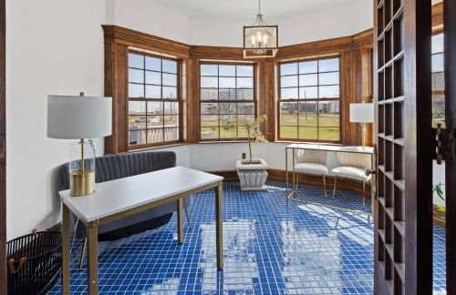 Grand Historic 8BR 6 5BA Mansion Waterfront Decks - Foto 17