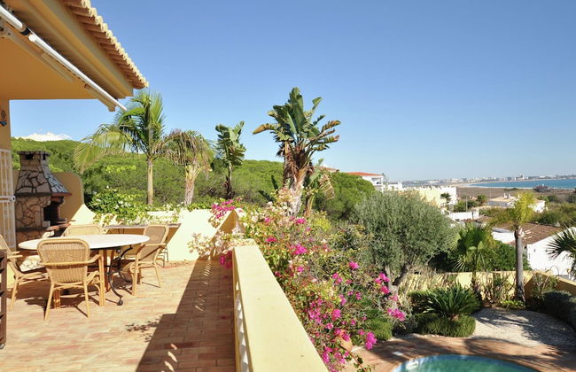 Semi-detached Villa With 1 Bedroom Located Near Meia Praia Beach - Lagos - Foto 18