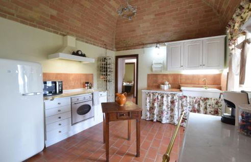Lovely Apartment In Civitella Benazzone - Foto 6