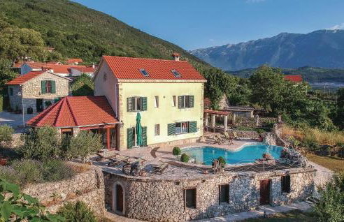 7 Bedroom Gorgeous Home In Grabovac - Photo 12