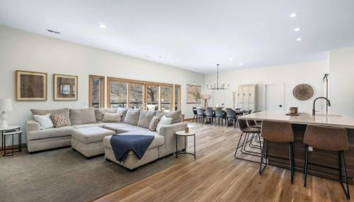 Bearcat Bungalows - Two Homes One Rental - Sleeps 22 - Foto 5