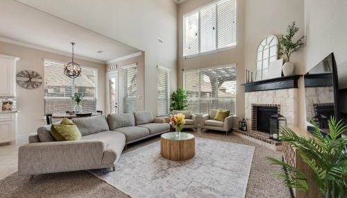 Iron & Ivy 5BR5BA Sleeps 12 - Foto 3