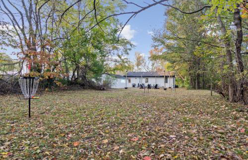 Game Room and Huge Yard with Fire Pit Yard Games and BBQ Near UE and Downtown - Foto 62