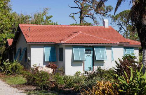 1mi to Beach Jungle Bungalow 1 acre with Pool - Foto 21