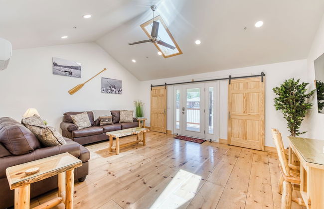 Cottage Like Suite With Private Hot Tub - Foto 8